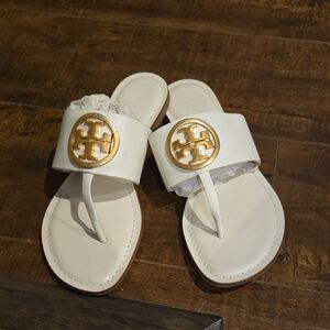 Tory Burch Benton Band Flat Sandals Size 7m Very Good Condition  Like New.